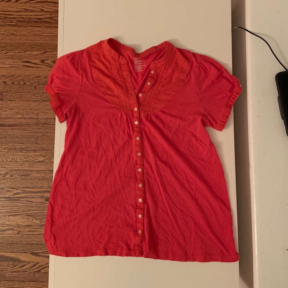 FREE ⚠️ Gap shirt